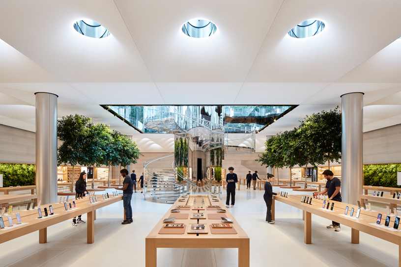 Retail store ambience - Apple Store lighting and layout